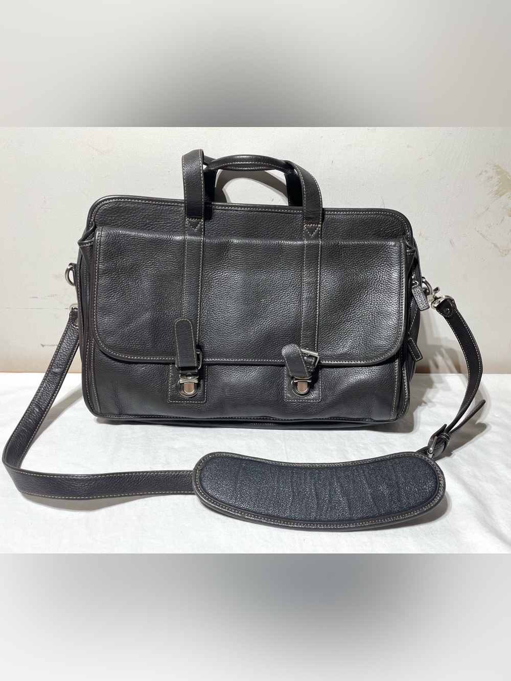 Levenger Bomber Briefcase Brown Pebbled Leather Expandable Laptop Messenger Bag